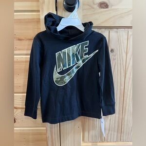 NWT Nike Long Sleeve With Hood Black With Camo Logo Boys 3t